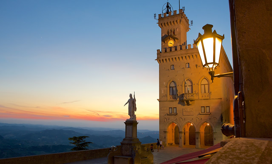 Statue of Liberty in front of the Government Palace of San Marino